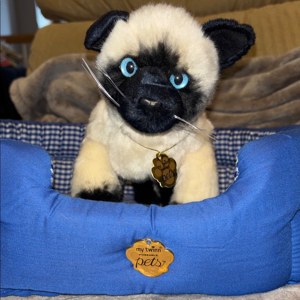My Twinn poseable pets cat good used condition comes with bed